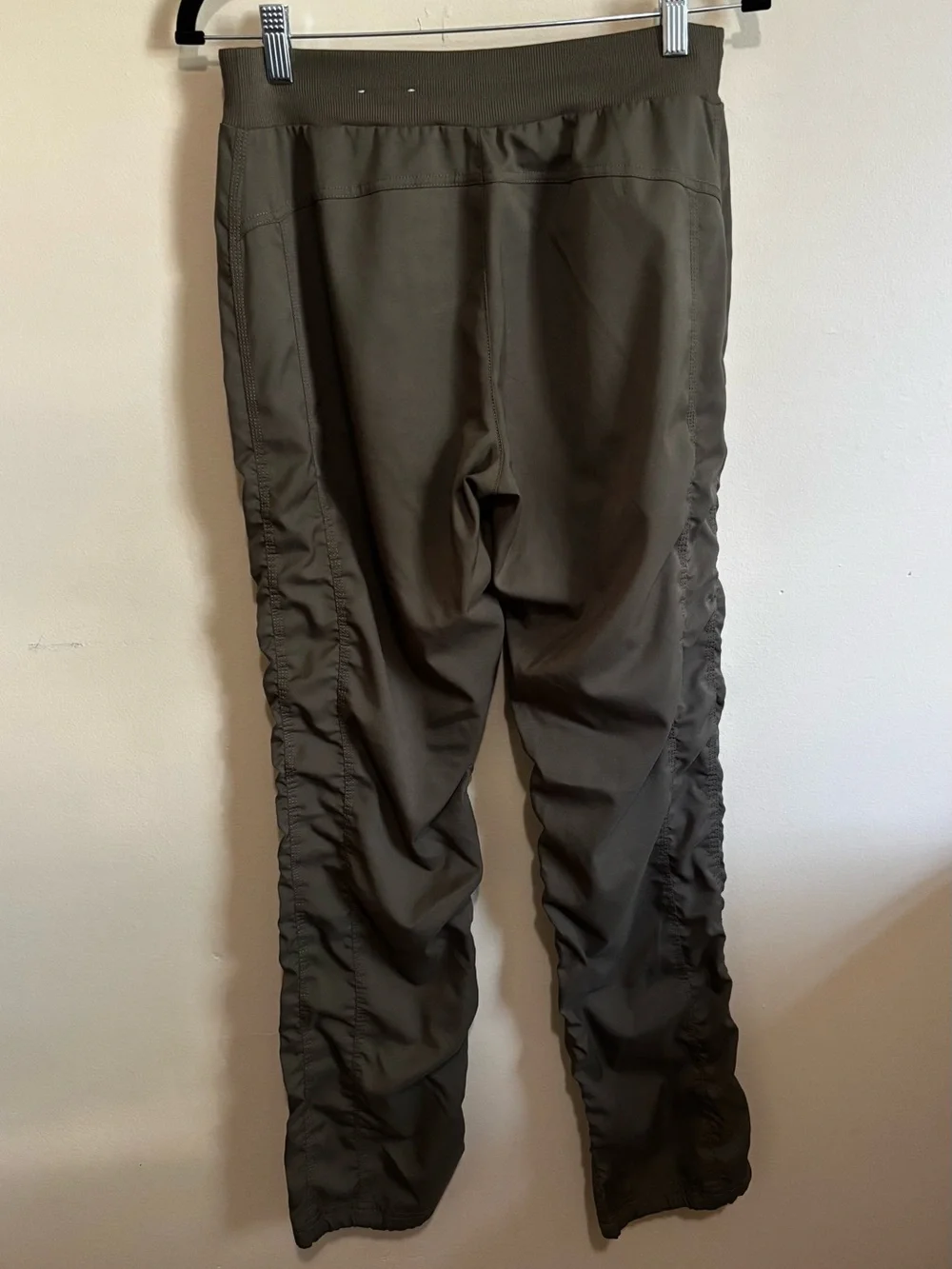 St. John’s Bay Army Green Ruched Hem Utility Pants Small 29x29 - Picture 6 of 6